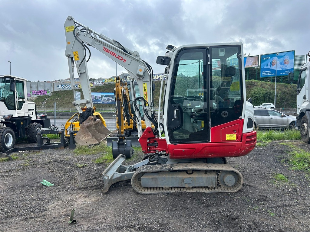TAKEUCHI TB230