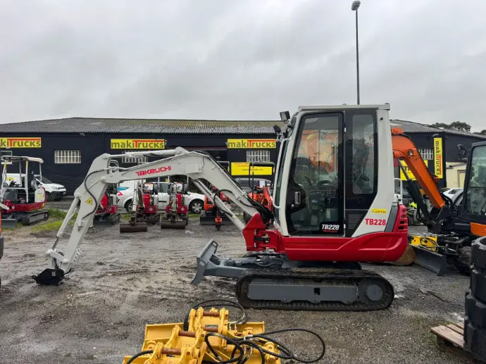 Takeuchi TB228 