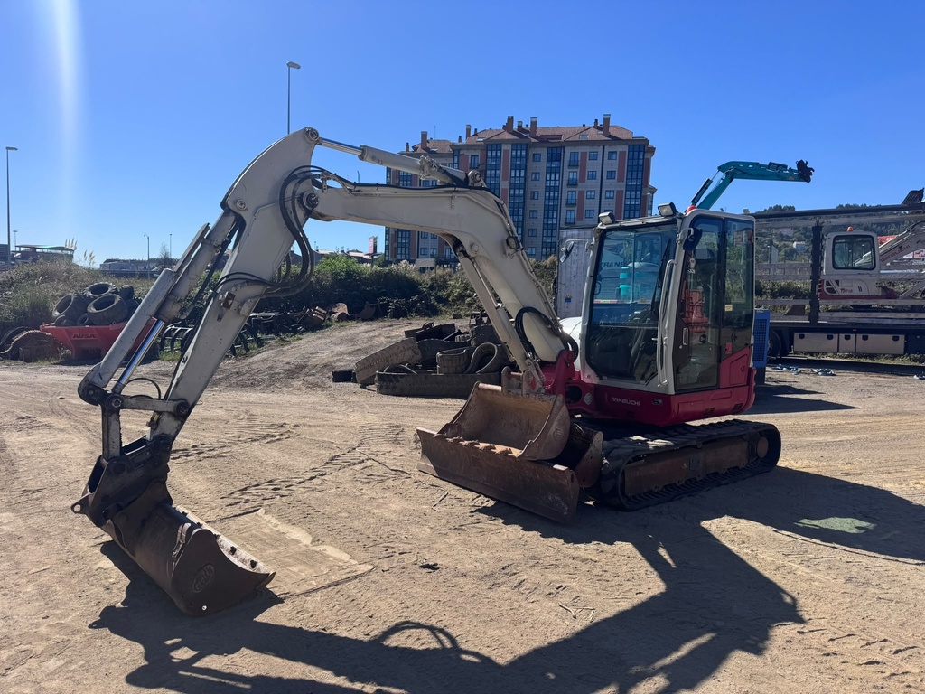 TAKEUCHI TB260