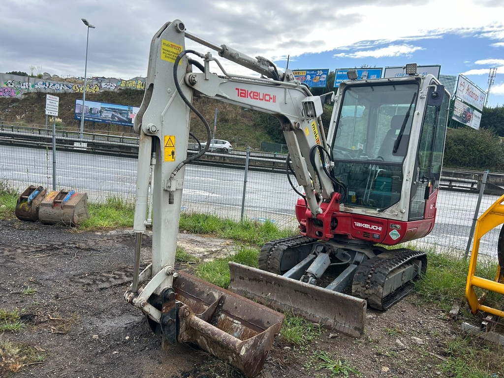 TAKEUCHI TB230