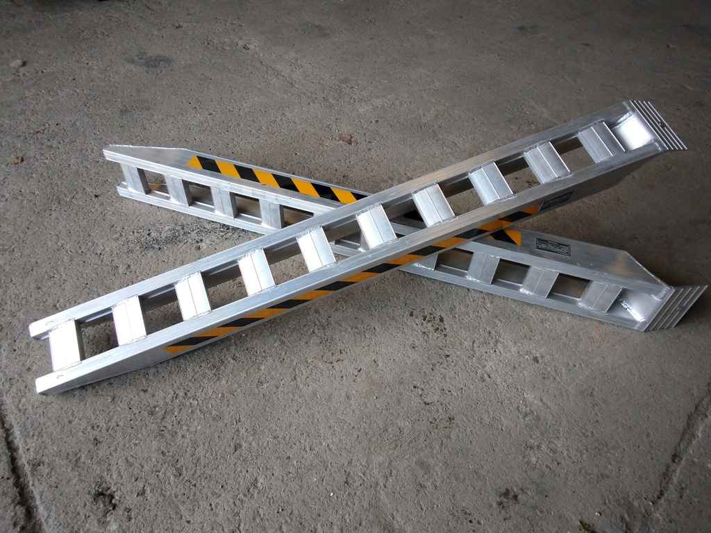 PAR RAMPAS ALUMINIO 2000 X 200 X 120  1 TN - 10,5KG