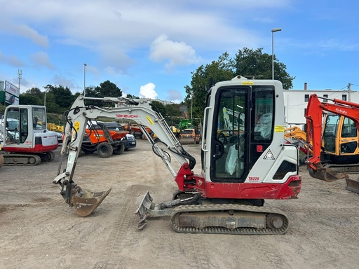 TAKEUCHI TB225